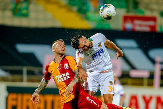 Süper Lig'de 31. hafta mücadelesinde Galatasaray, Alanyaspor deplasmanına konuk oldu.