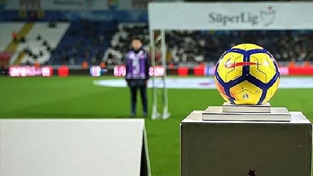 2021-2022 sezonunda takımlardaki yabancı sayısı 7+5 olacak. Buna göre takımlar 12 yabancı bulundurabilecek, ilk 11’de ise 7 yabancı oynatacak. 5 yabancı ise kulübede oturabilecek.