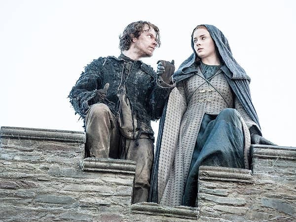 10. Санса и Теон из сериала "Игра престолов"