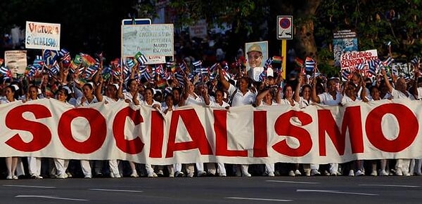 Özellikle kendi coğrafyası içinde değerlendirdiğimizde Küba'nın bu başarısını sosyalizm ile rahatlıkla ilişkilendirebiliriz.