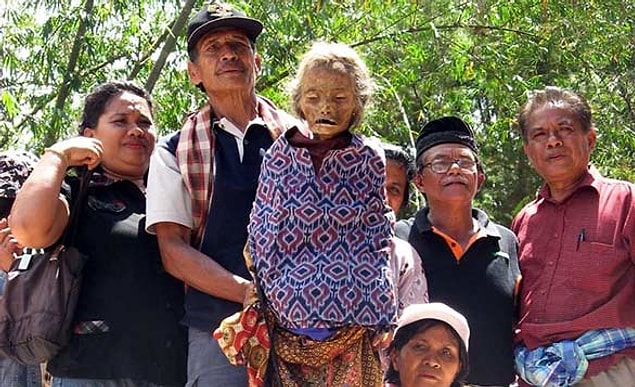 Filipinlerin kuzeybatı bölgesinde yer alan Tinguan kabilesi, çok garip bir cenaze ritüeline sahip!