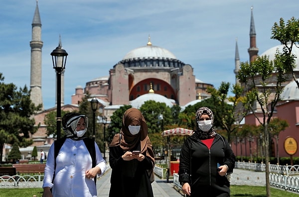 Ayasofya'nın geliri 9 yıl için İsviçreli bir şirkete ihale edildi