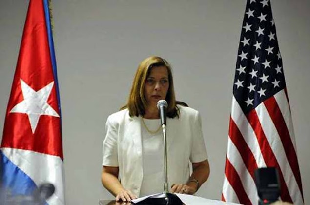 Şimdi ise Küba'nın Kanada büyükelçisi Josefina Vidal Ferreiro'nun geçen ay kaleme aldığı yazısından bir parça aktarmak istiyorum ve sonra siz karar verin lütfen, "Gelişmişlik ne demek gerçekten?"