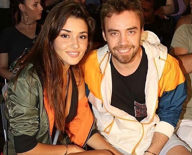Hande Erçel ve Murat Dalkılıç ikilisinin evleneceklerini beklerken ayrılma iddialarıyla aşka olan inancımız bir kez daha azalmıştı.