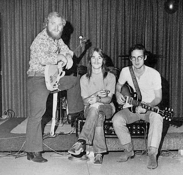 23. 1970 yılında bir lise balosunda sahne alan ZZ Top grubu