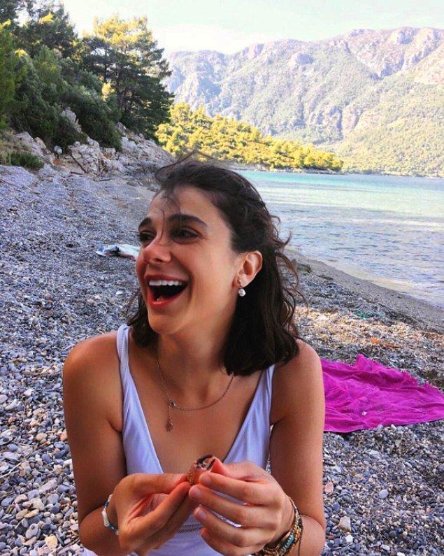 Dünden beri içimiz Pınar Gültekin'in vahşice katledilmesi sebebiyle yanıp tutuşuyor. İsyanlardayız, kahır doluyuz!