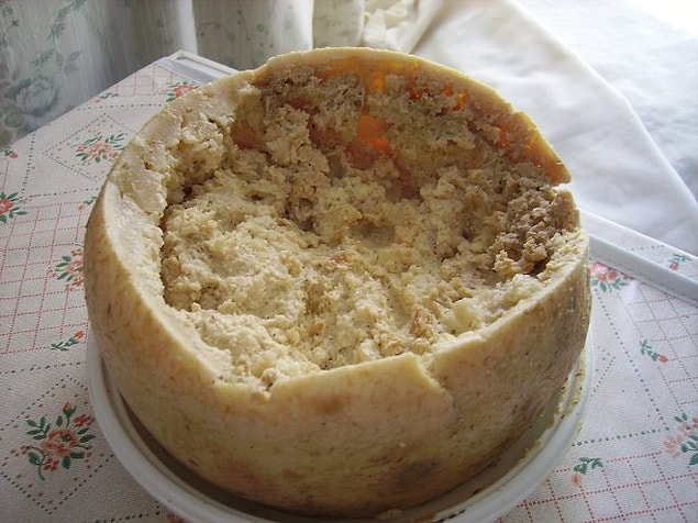 10. Casu Marzu