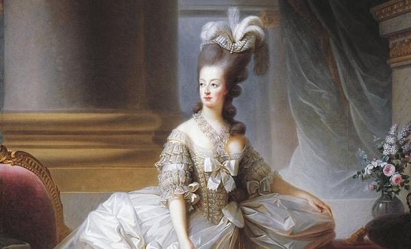 9. Marie Antoinette'nin düğün günü başına gelenler epey üzücü...