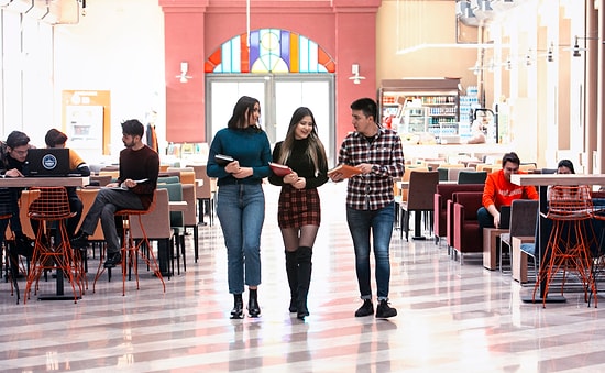 Öğrencilerin Yeni Eğitim Modelini Benimseyen Bambaşka Bir Üniversiteyi Tercih Etmeleri İçin 10 Neden