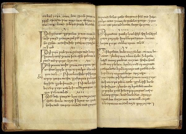 Araştırmacılar söz konusu tarifi Britanya Kütüphanesi’nde yer alan, bilinen en eski tıbbi metinlerden Bald's Leechbook adlı ciltli kitapta buldu.