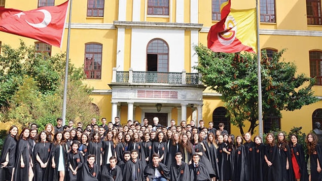 "Bize Abdülaziz’in kurduğu, yerli ve milli bir okul olarak tanıtıyorlar"