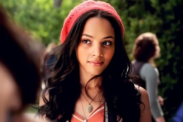 18. Бьянке Лоусон, которая играла старшекласницу Майю, был 31 год, когда начались съемки сериала "Милые обманщицы"