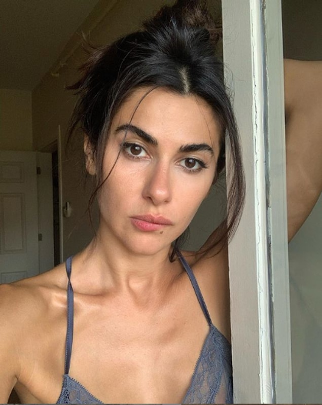 11. Nesrin Cavadzade tarzı ve güzelliğiyle sevenlerini büyüleyen bir isim kesinlikle