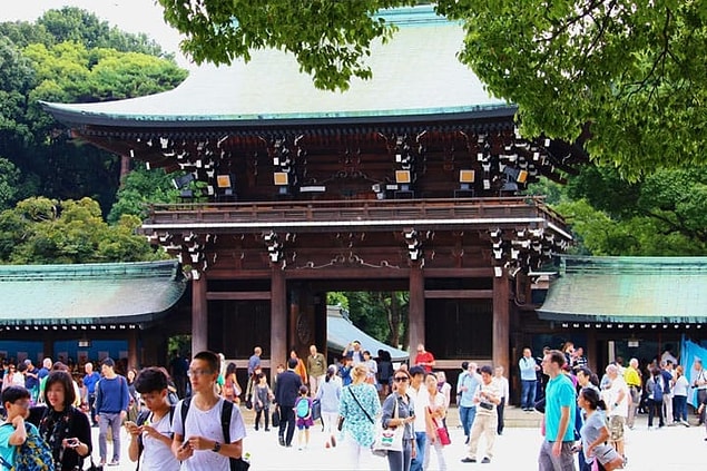 Japonya'da gerçekleştirilen bu ritüel kapsamında her 20 yılda bir türbeler tamamen yıkılıyor.