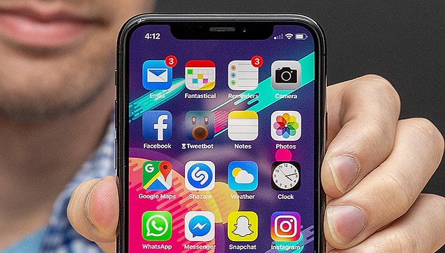5. Mobil ya da PS'de yer alan ücretli oyun ve uygulamaları yarınlar yokmuş gibi satın almak.