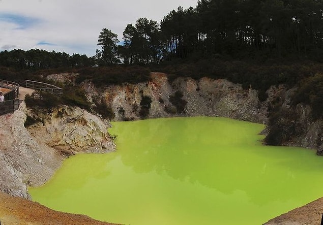 17. Devil's Bath (Şeytanın Banyosu) başka ne renk olabilirdi ki?