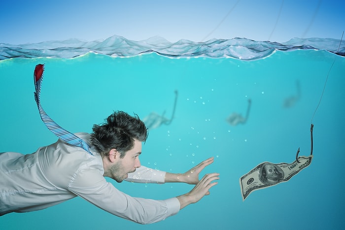 Erkeklerin Küçük Hesaplar Peşinde Koşarken Aldığı Risklerle Resmen Patladıkları Takdire Şayan 9 Pintilik Anı