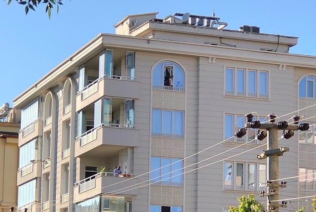 Mahaleli polise ve sağlık ekiplerine haber verdi