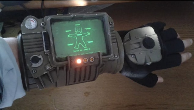 3. Fallout - Pip-Boy
