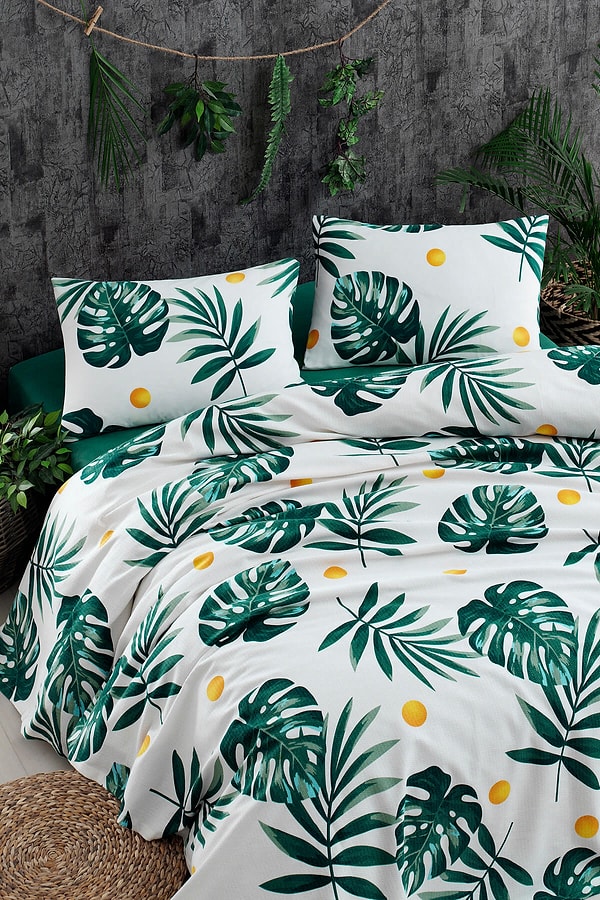 3. Kendinizi göl manzaralı ahşap bungalovunuzda hayal edin... Dışarıda palmiyeler... Mis gibi bir hava, hafif bir rüzgar. Sonra da gözlerinizi kapayıp en güzel rüyalara dalın. Elbette bu pike takımıyla...