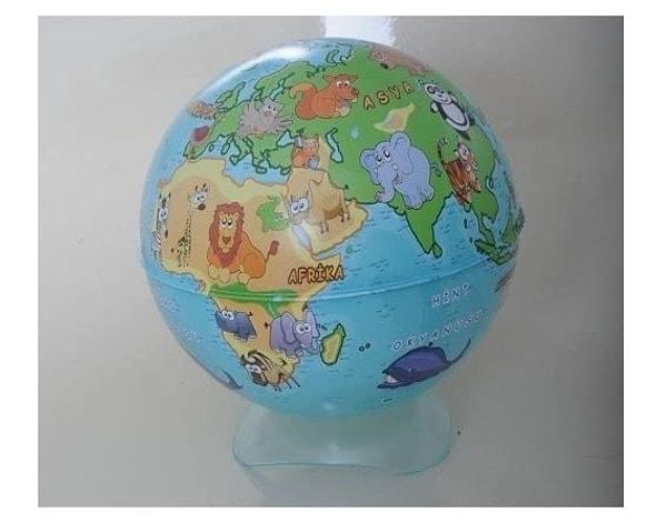 18. Kumbara olarak kullanılan hayvanlı küre çocuklarınızın ülkeleri tanımasında eğlenceli bir yardımcı.
