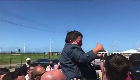 Cüceyi Çocuk Zannederek Kucağına Alan Brezilya Devlet Başkanı