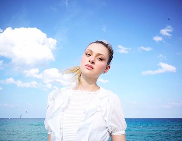 Чем вызвал у нас большой у ней интерес.