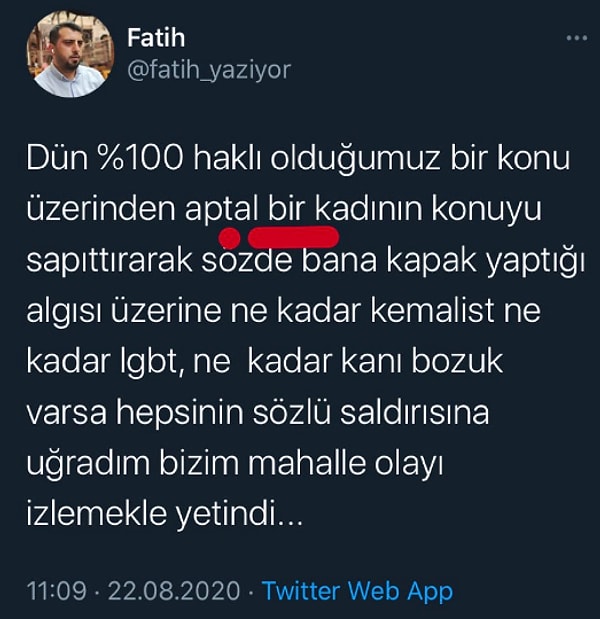 Bu birey Merve'nin cevabının ardından şapkasını önüne koyup düşüneceğine bu kez de Merve'ye saldırmaya başladı. Nedense hiç şaşırmadık.