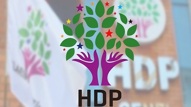 HDP seçmeni de kendisine %46.6 MHP'yi %36.0 AKP seçmenini uzak görürken; MHP seçmeni de %79.5 HDP'yi uzak görüyor.