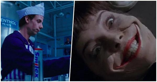 15. Tim Burton'ın 'Charlie'nin Çikolata Fabrikası' filminde Charlie'nin babasının Smilex diş macunu firmasına çalışması ve Batman'de Joker'in aynı adlı bir gazla zehirlenmesi.