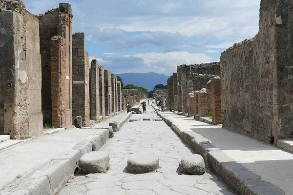 7. Patlamanın ardından Pompeii 1500 yıl daha saklı kaldı. Şehir 1500'lerde su tüneli kazılırken tekrar keşfedildi ve kazılar 1700'lere kadar başlamadı bile.