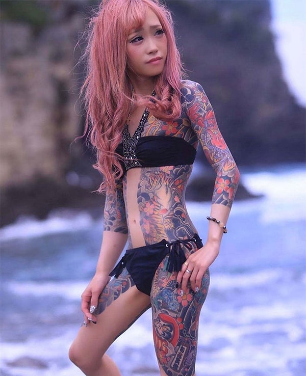 33. Гигантская правая рука