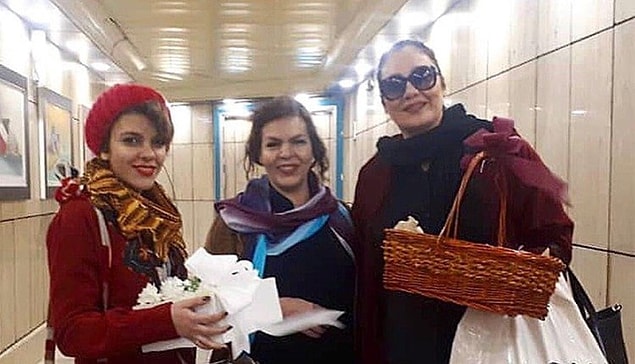 Asit saldırılarına karşı kampanya yürüten Yasaman Aryani, Monireh Arabshahi, Mojgan Keshavarz gibi kadınlar protestoları yüzünden hapisteler.