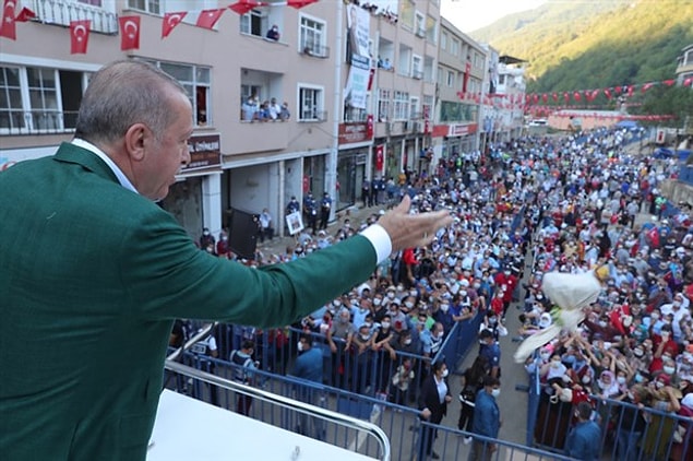 Erdoğan burada yaptığı konuşmada selgen etkilenenlere verecekleri maddi destek paketini açıkladı.