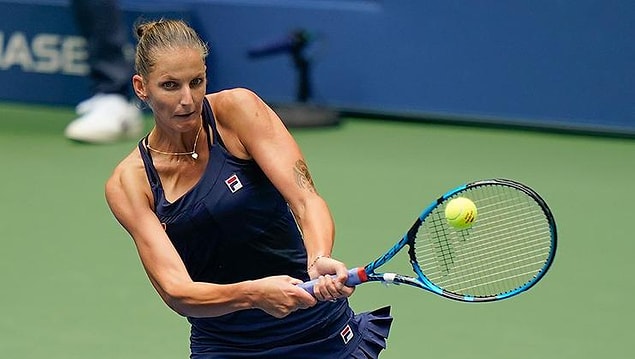 Koronavirüs nedeniyle iptal edilen Wimbledon ve ertelenen Roland Garros nedeniyle sezonun ikinci grand slam turnuvası olarak düzenlenen ABD Açık, ilk tur karşılaşmalarıyla başladı.