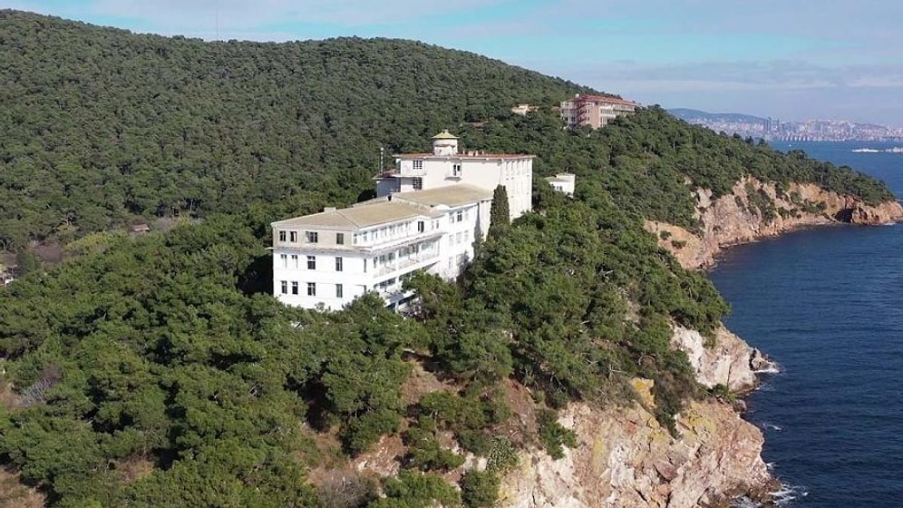 'İslami Eğitim Merkezi' Olacak: Türkiye'nin İlk Pandemi Hastanesinin Arazisi Diyanet'e Devredildi