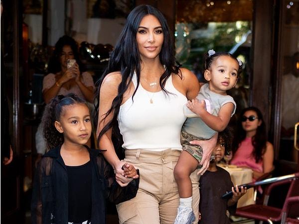 3. Kim Kardashian'ın çocukları tıpkı bir yetişkin gibi günlük prpgramlarına uymak zorunda.