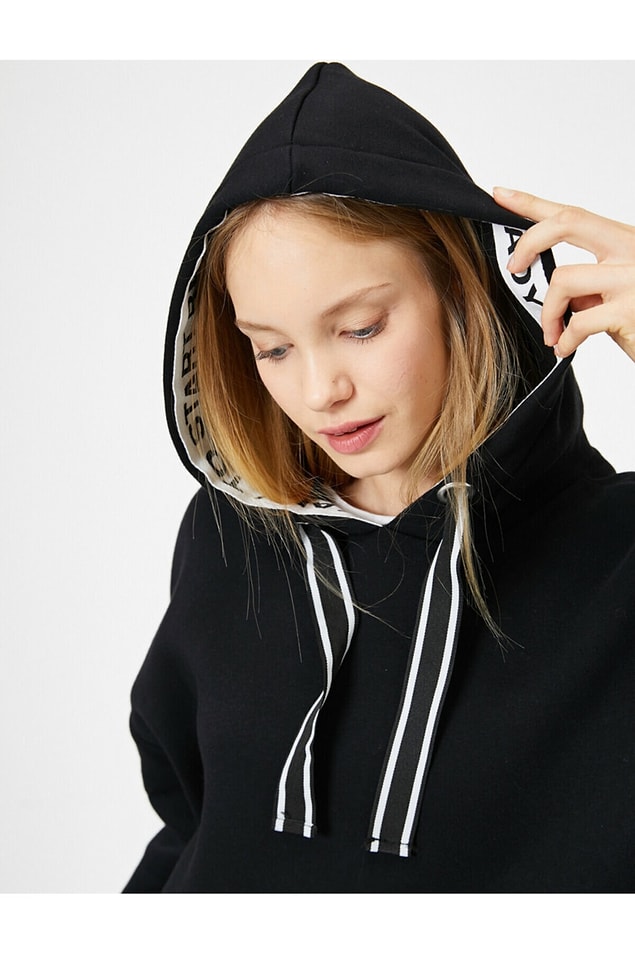 5. Bu sweatshirt'ün detaylarına ba-yıl-dım!