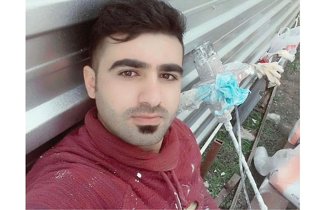 Afyon’un Dinar ilçesine çalışmaya giden Ercişli inşaat işçilerine silahlı saldırıda bulunuldu. İşçilerden Özkan T. yaşamını yitirdi.