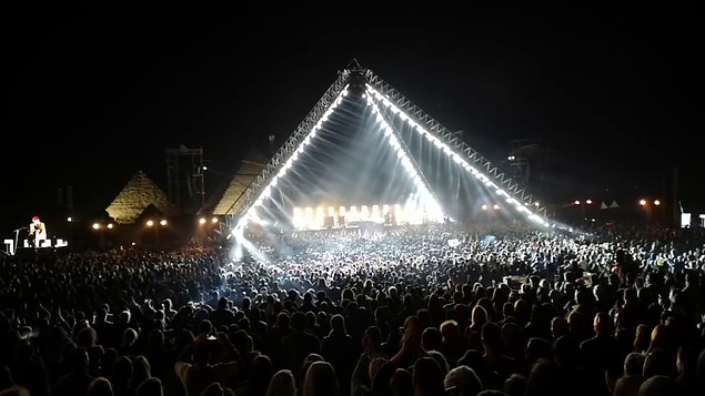 3. Red Hot Chili Pepper Konseri - Giza Piramitleri / Mısır