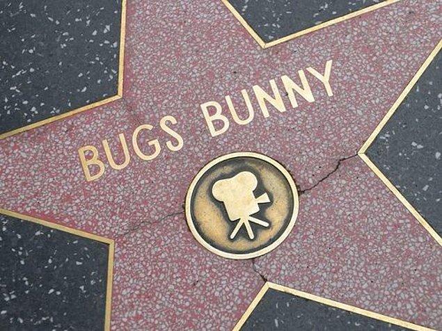 26. Bugs Bunny ve Mickey Mouse Walk of Fame'da yıldızı olan ilk 2 çizgi karakterdir.