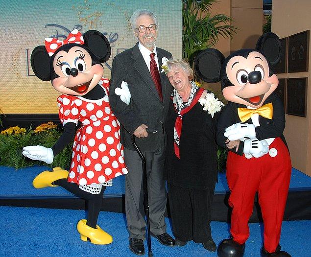 36. Mickey Mouse'u seslendiren Wayne Allwine ve Minnie Mouse'u seslendiren Russi Taylor, 1991 yılında evlenmiş.