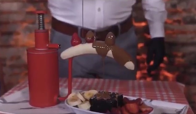 Aşk Çeşmesi isimli ürün için çekilen reklam filmi beyin yakıyor.