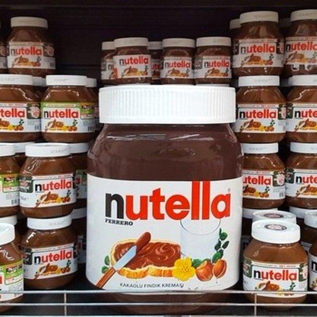 6. "Nutella, 2. Dünya Savaşı esnasında bir İtalyan pastacı çikolata miktarını artırmak isteyip çikolatanın içine fındık eklediğinde bulunmuştur."