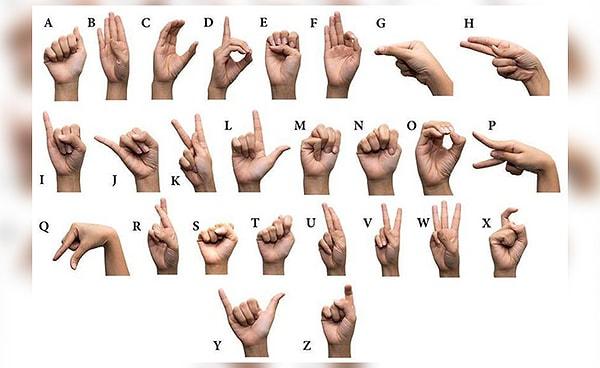 8. "İşaret dilinin aslında 'finger fumblers' denilen bir tekerleme türleri vardır."