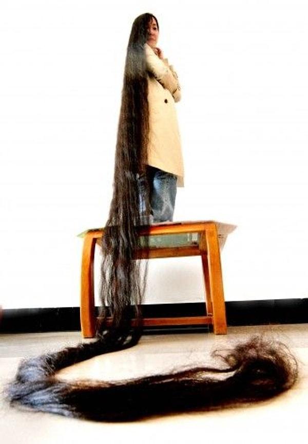 8. Eğer saçımızı hiç kesmezsek saçımız 725 km uzunluğunda olur.