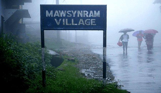 Dünyanın en çok yağış alan yerleşim yeri Hindistan'dadır.