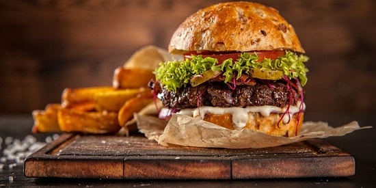 Hamburger Tarifi: Her Gün Olsa Bıkmadan Yenilecek Hamburger Nasıl Yapılır?