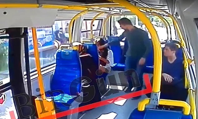 Yalnızca başörtülü kadınlarımız değil elbette. Erkek egemen bir toplumda bir kadın olarak var olmak o kadar zor ki! Şort ya da etek giydiği için hiç tanımadığı bir insan tarafından şiddete uğrayan kadınlar var bu ülkede... Ötesi var mı?