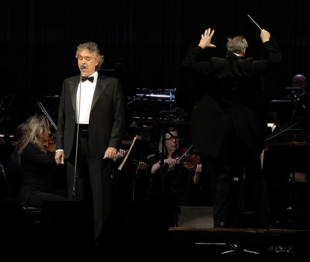2003'te İngiliz Müzik Ödülleri'nde "En İyi Albüm" ödülünü aldı.